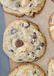 Keto chocolate chip cookies