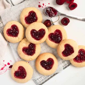Valntine thumbprint cookies